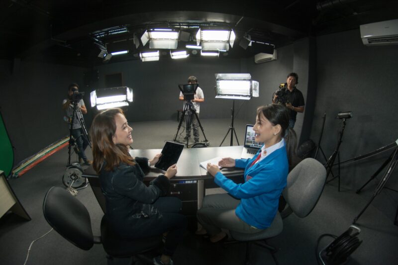 Magkano ang tuition fee ng AB Mass Communication student?