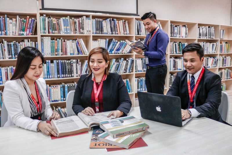 Magkano ang tuition fee ng BS/AB International Studies student?